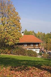 Goldener Oktober im Freilichtmuseum Glentleiten (Foto: Bezirk Oberbayern)